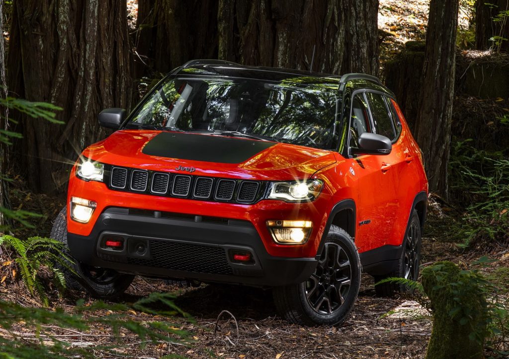 Jeep Compass Revealed Looks Like A Smaller Grand Cherokee Carscoops