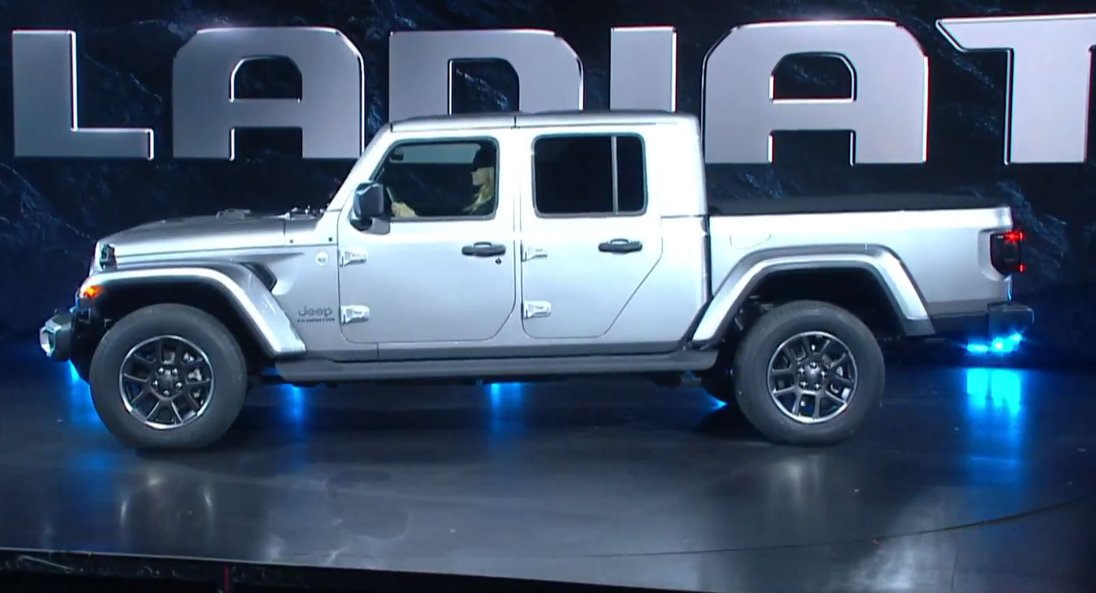 Watch Jeeps Debuts Live From The LA Auto Show Carscoops