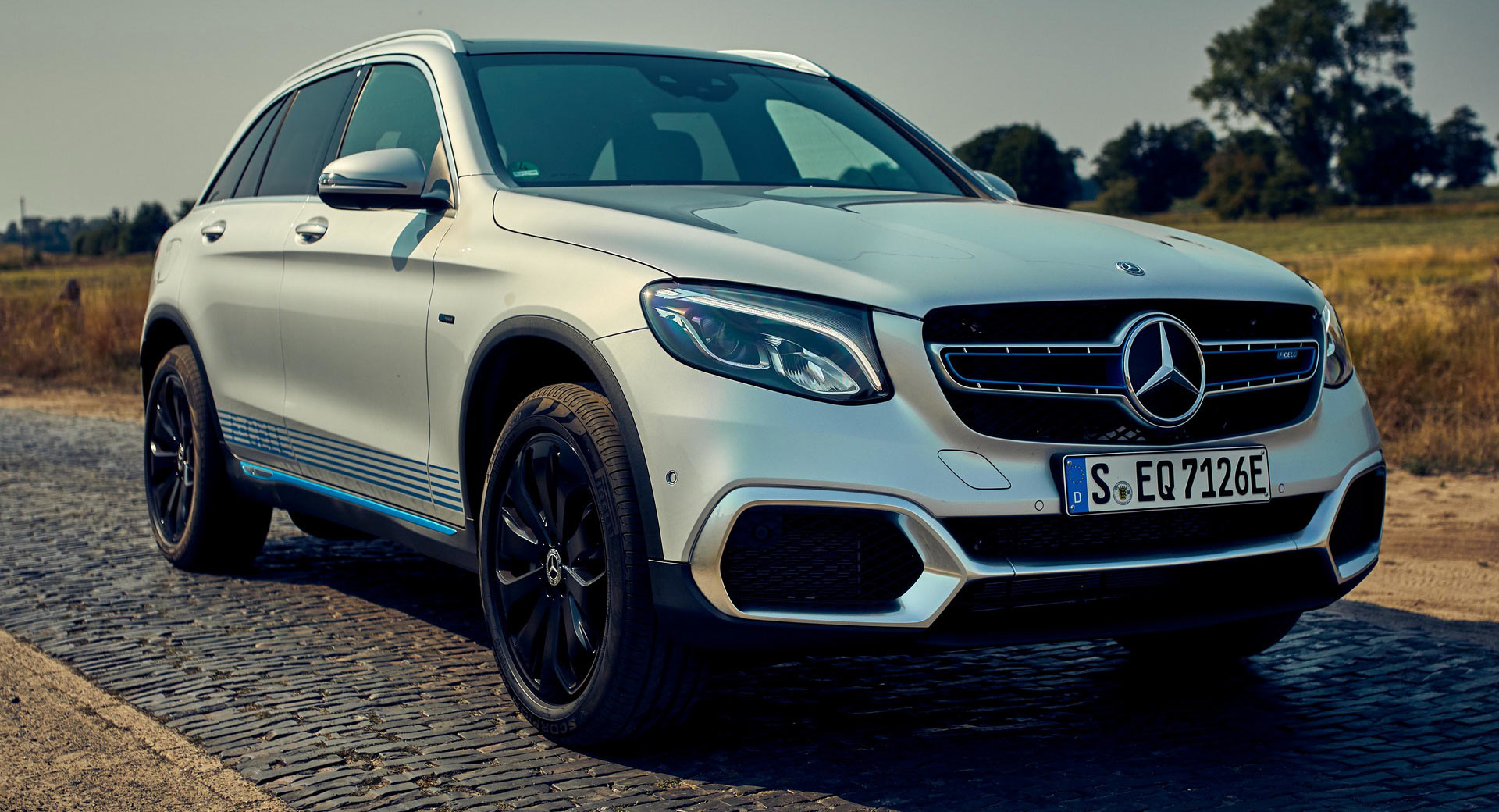 New Mercedes Glc F Cell Is The Worlds First Plug In Hybrid That Can