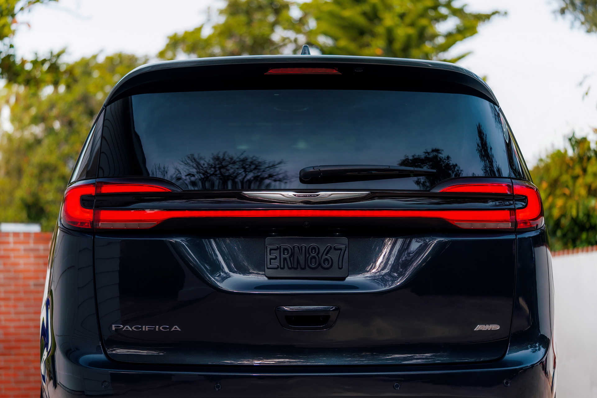 Chrysler Pacifica Debuts With Fresh Looks Awd New U Connect And