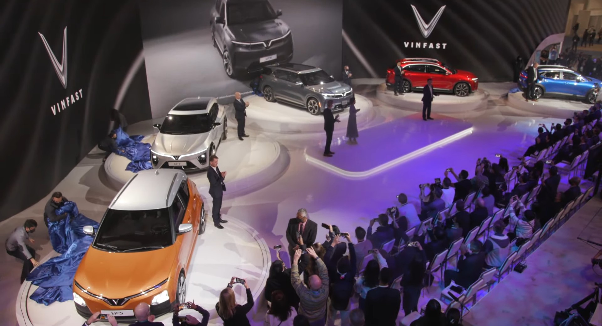 Vinfast Unveils Vf Vf And Vf Electric Suvs At Ces Announces