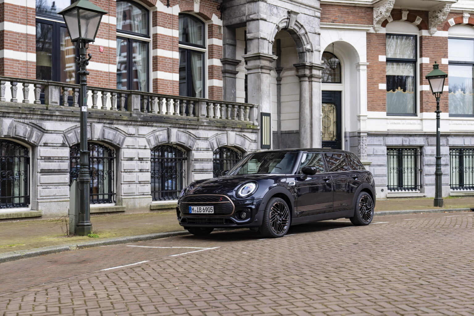 Final Edition Package Adds 10 000 To Mini Clubman Price Carscoops