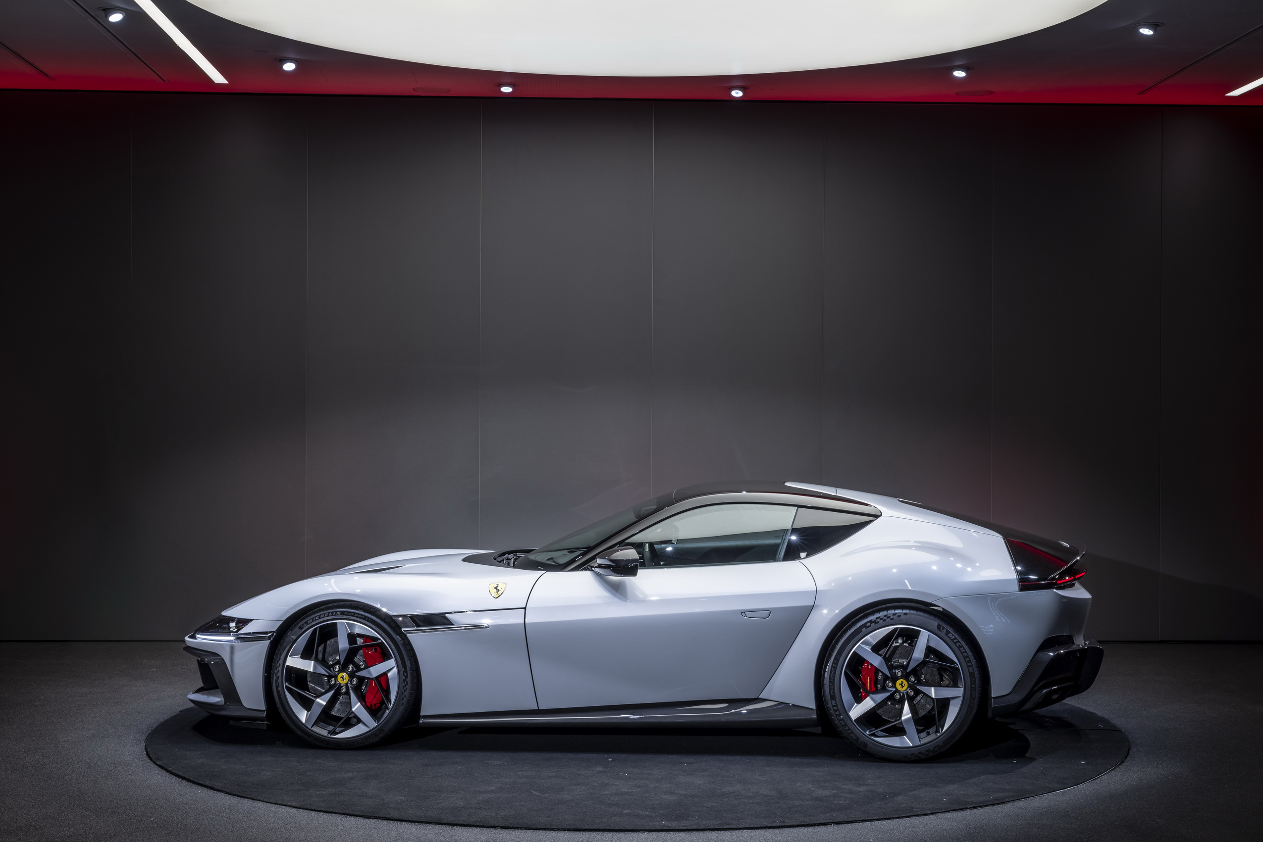 Ferrari 12Cilindri Unleashed With 819 HP V12 That Screams All The Way