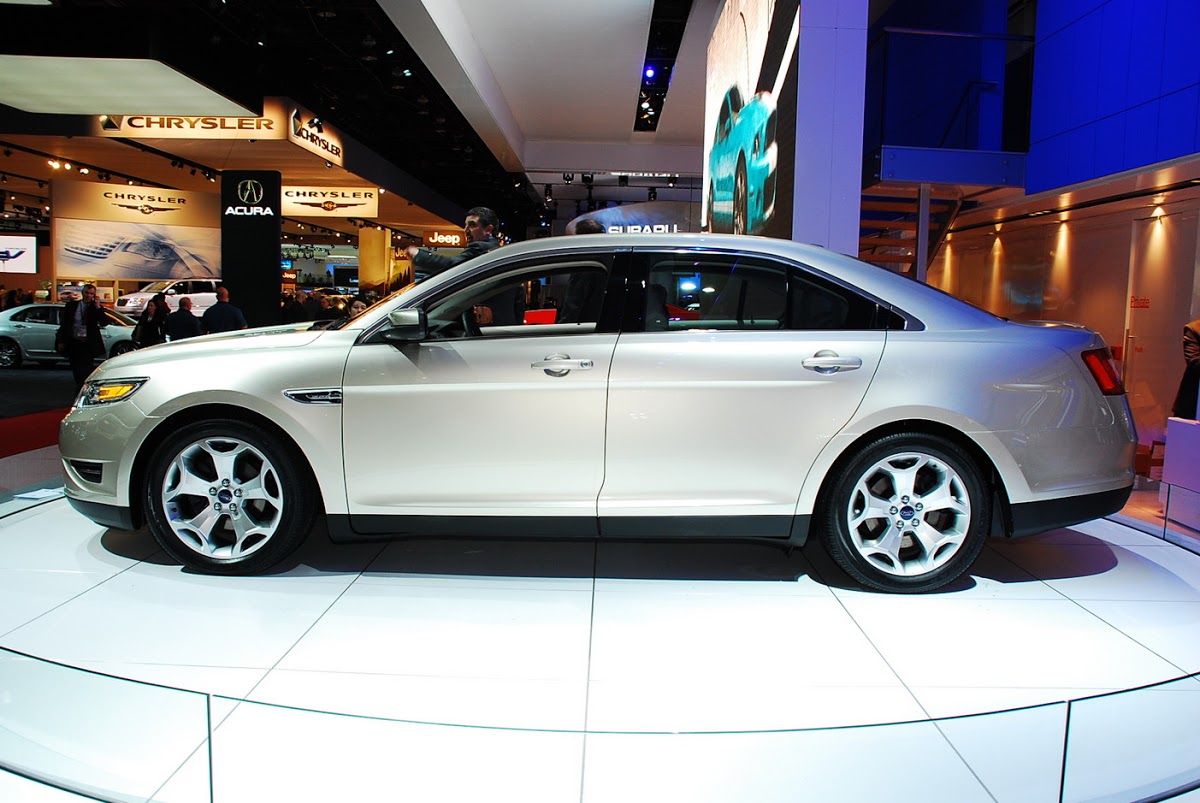 2010 Ford Taurus Sedan: Action Video and Live Photos from Detroit Show ...