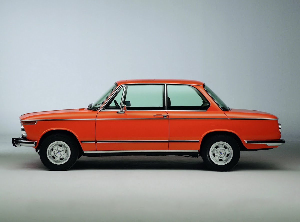 BMW 2002: A Photographic Tribute to BMW's Classic Sports Coupe | Carscoops