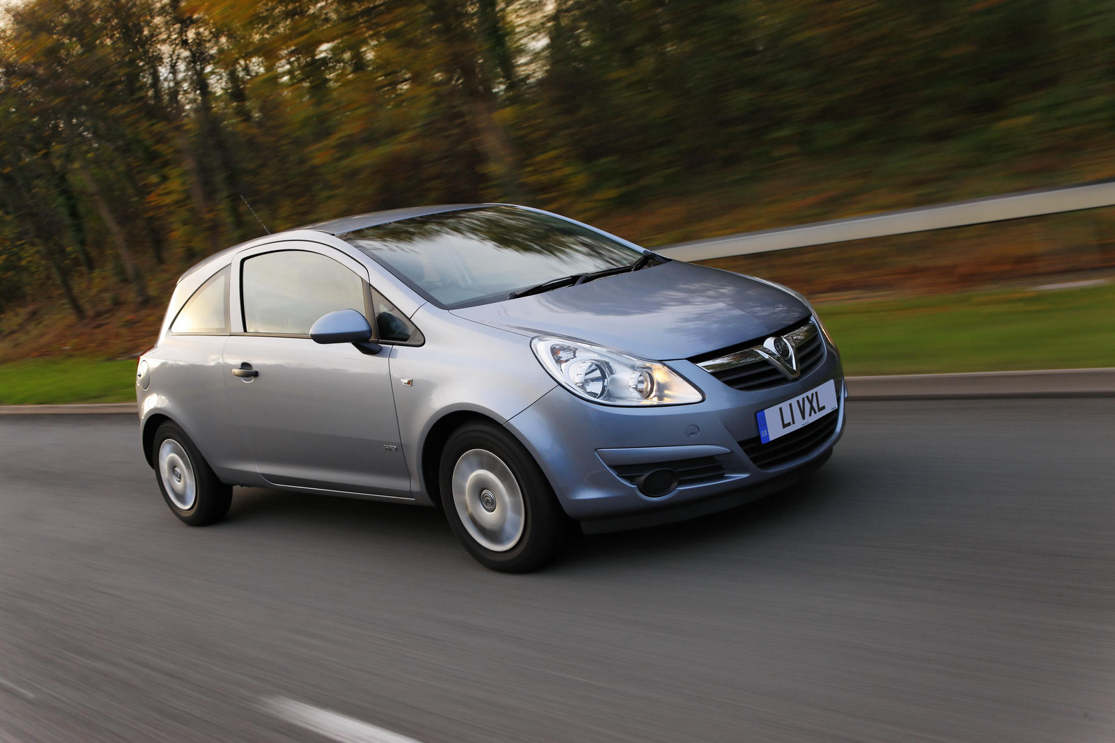 Opel Corsa (2010) - picture 28 of 30