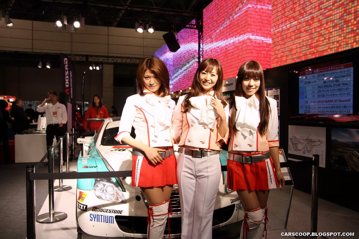 Токио 58. Автосалон в Токио девушки. Tokyo auto Salon girls.