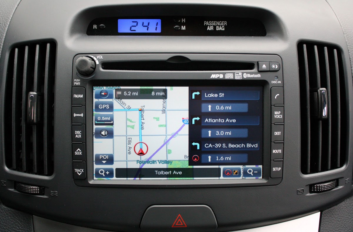 Moderniseren handleiding Op maat Hyundai Adds Optional In-Dash LG Navigation System to 2010 Elantra |  Carscoops