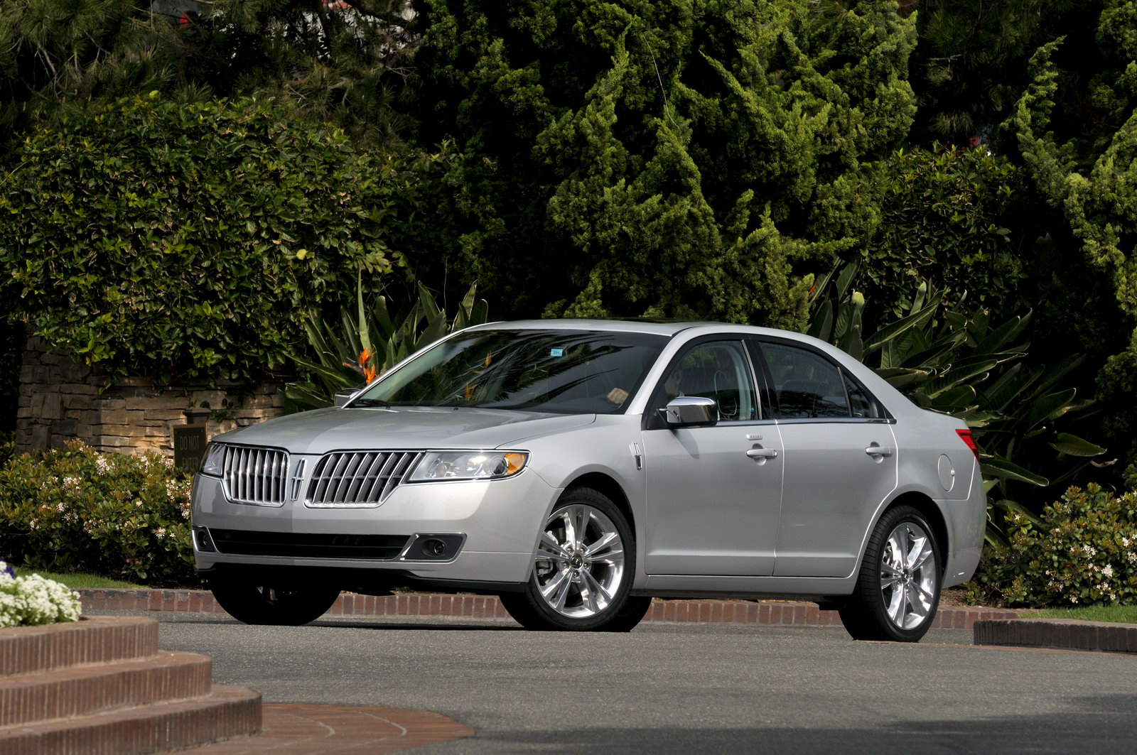 Lincoln mkz гибрид