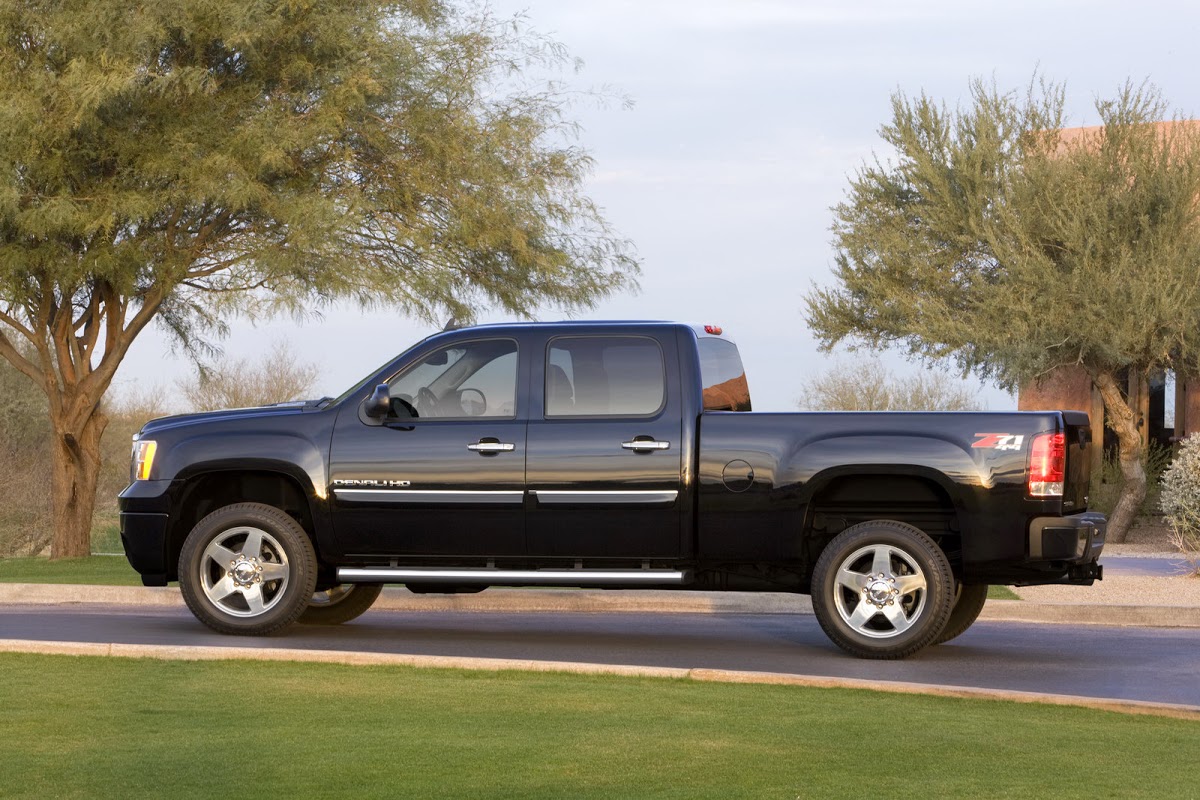 2011 Gmc Sierra Hd Gets New 6.6-liter V8 Diesel With 397hp And A Denali 