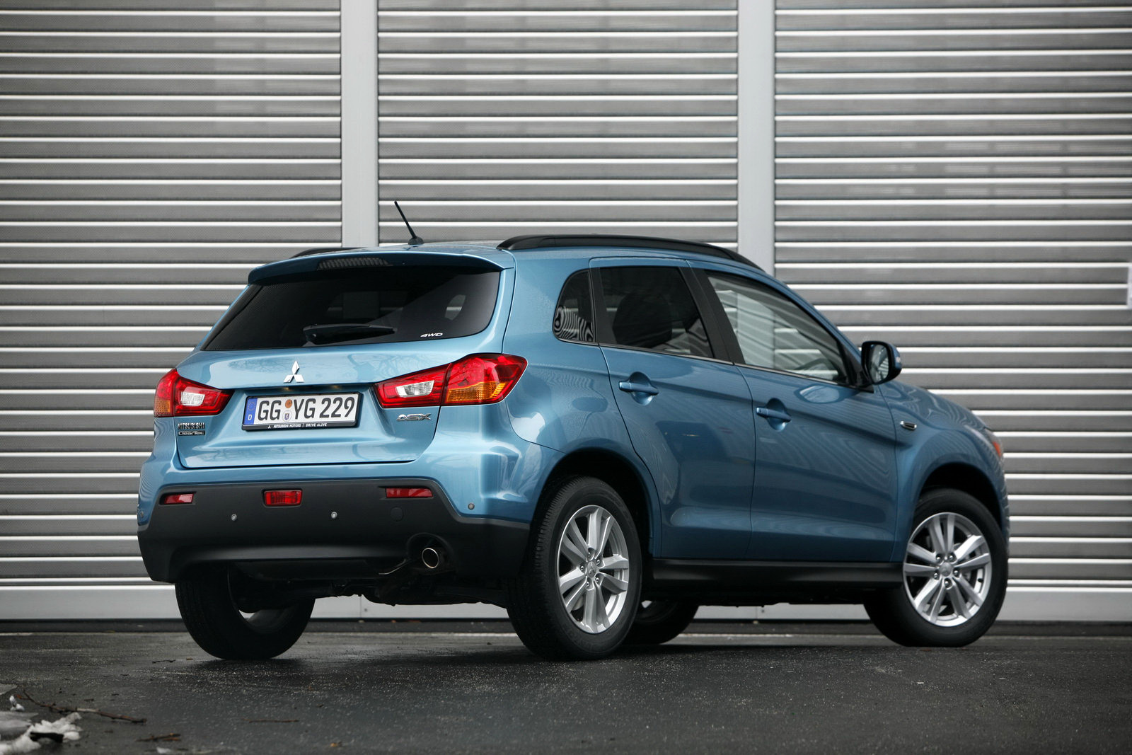 peugeot and citroen to rebadge mitsubishi's asx  rvr