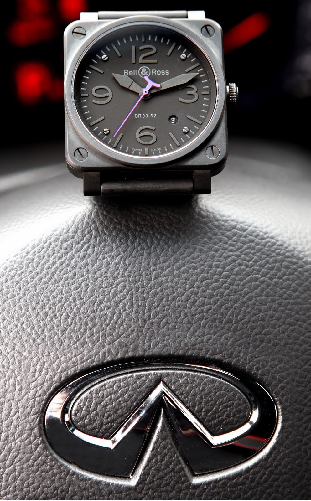 Часы машина 2. Bell & Ross часы автомобильные. Часы Infiniti. Аналоговые часы fx37. Часы Инфинити в авто.