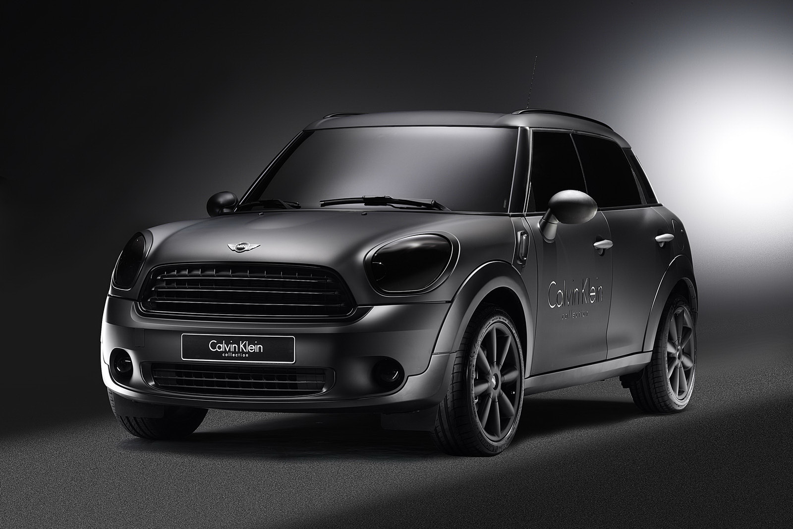 Mini black. Mini Cooper Countryman черный. Mini Countryman Black. Mini Countryman Black Edition. Мини Купер Кельвин Кляйн.