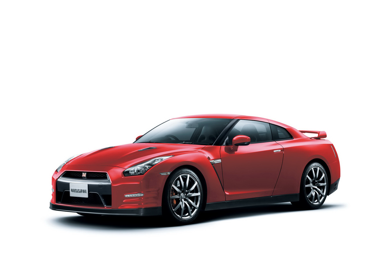 2011 Nissan GT-R Facelift Shows Up in Japan, gets 530 Horsepower