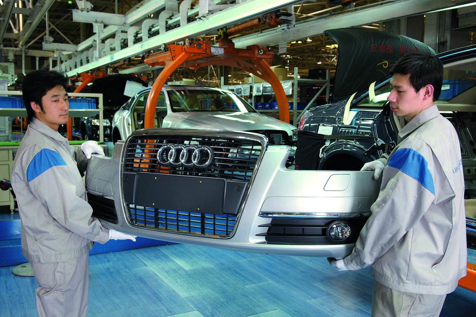 Машин китайские игры. FAW Audi China. Автомобильная промышленность Китая. Машиностроительная промышленность Китая. Автомобильный завод в Китае.