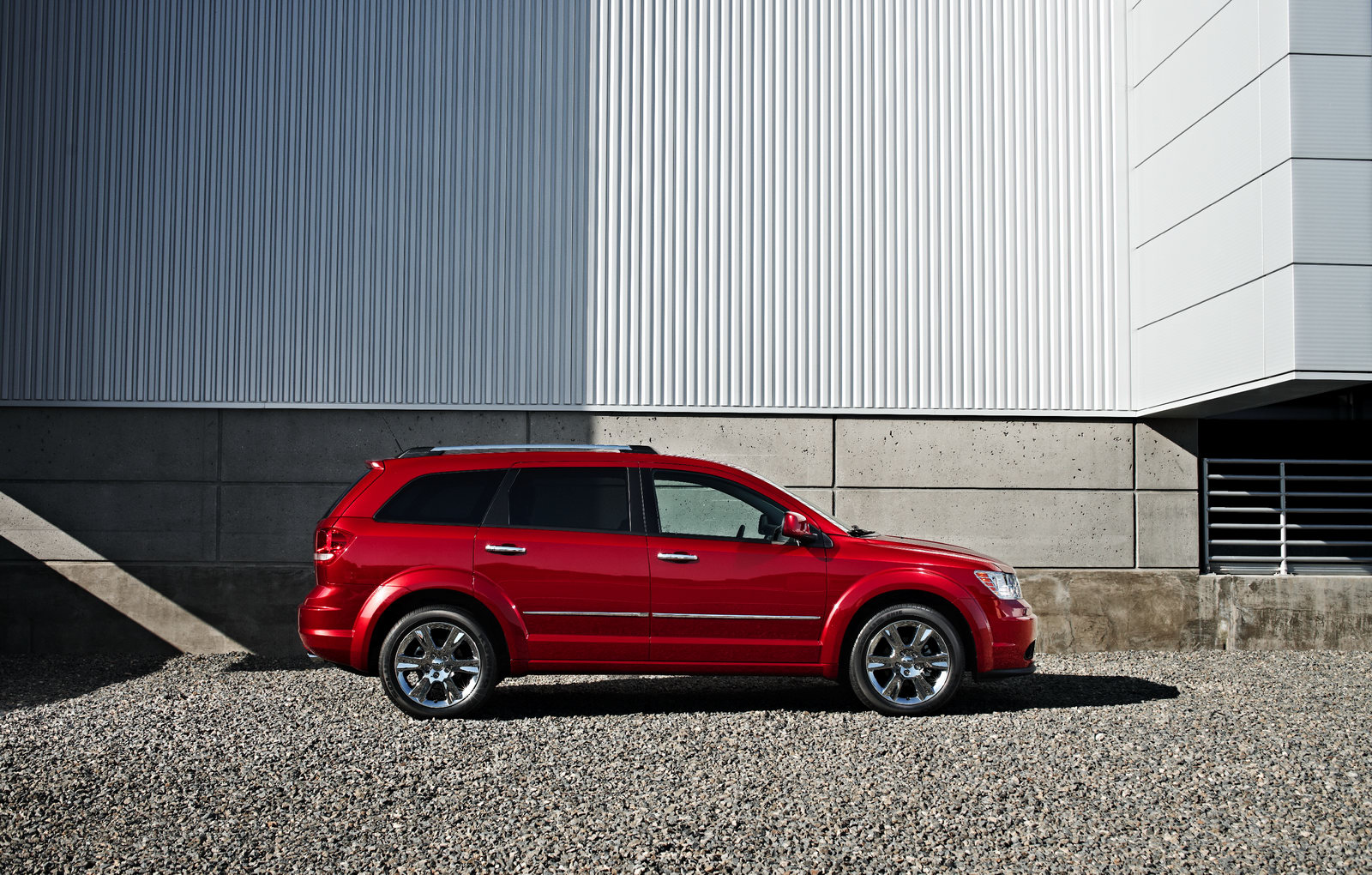 The Fiat Freemont Black Code is a Loaded Dodge Journey for the Frankfurt  Motor Show
