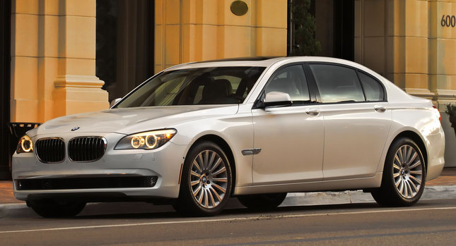  What a Steal… Thieves Nab $94,000 BMW 7 Series at Detroit Motor Show