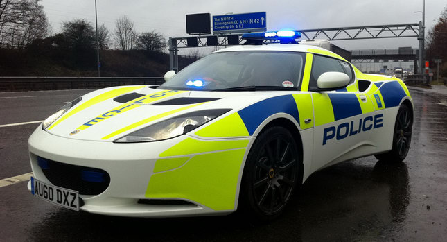  Lotus Evora Tries Out Police Uniform in the UK