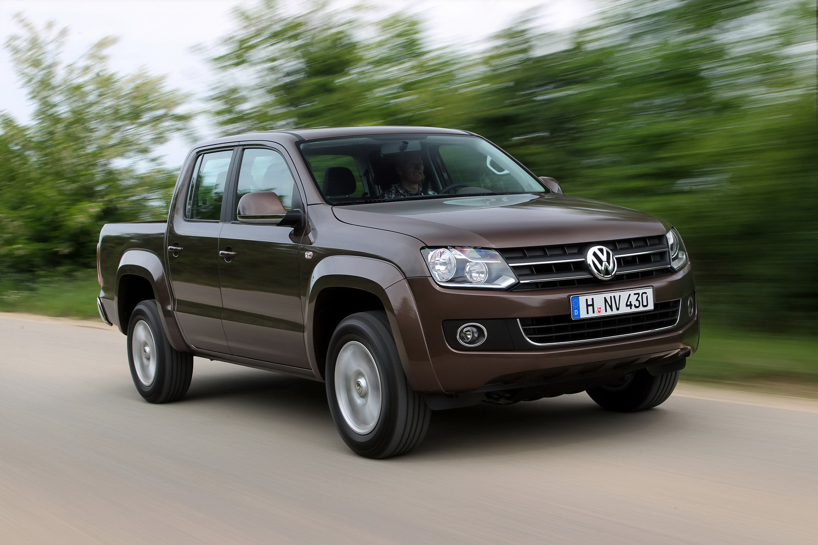 VW Prices Amarok Pickup Truck from £16,995 in the UK | Carscoops