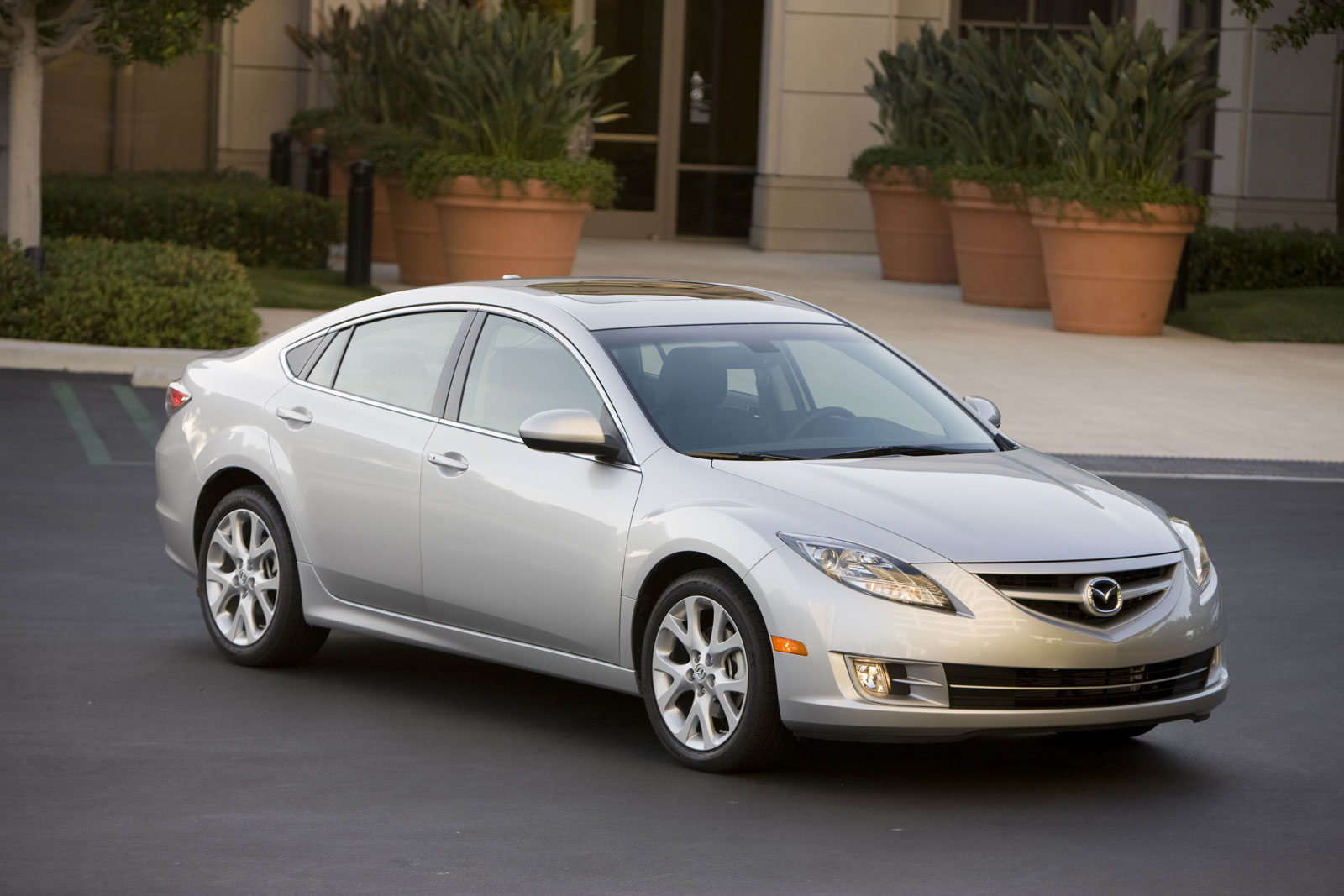 Petrol-loving spiders cause recall of Mazda6 in US