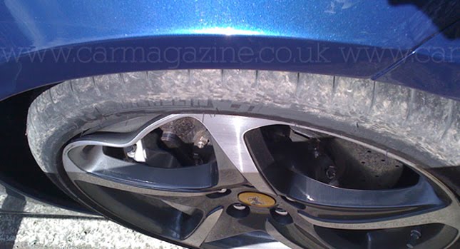  Ferrari FF vs Kerb: Car Magazine Finally Posts a Picture