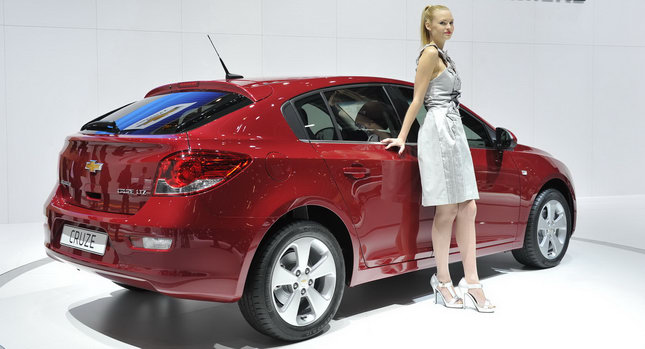  Geneva 2011: Chevrolet Expands Cruze Range with Hatchback Model