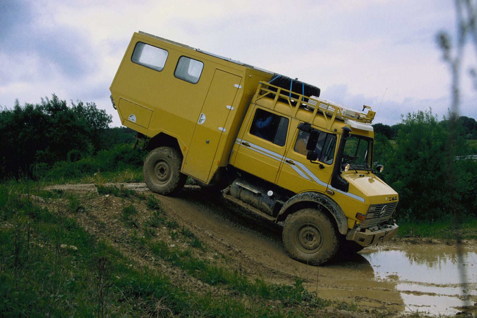 Mercedes Benz Unimog кабина