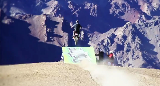  VIDEO: Chilean Stunt Rider Leaps into Abyss on his Bike