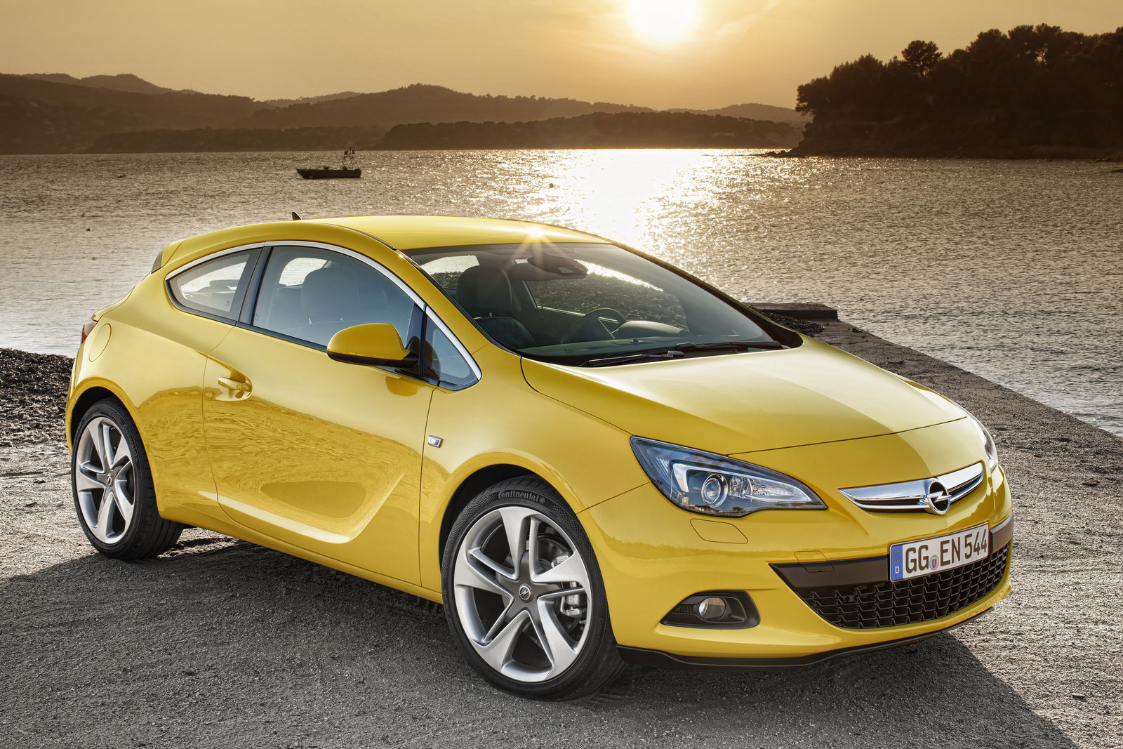 Opel Officially Reveals 2012 Astra GTC, High-Po OPC Coming Next Year