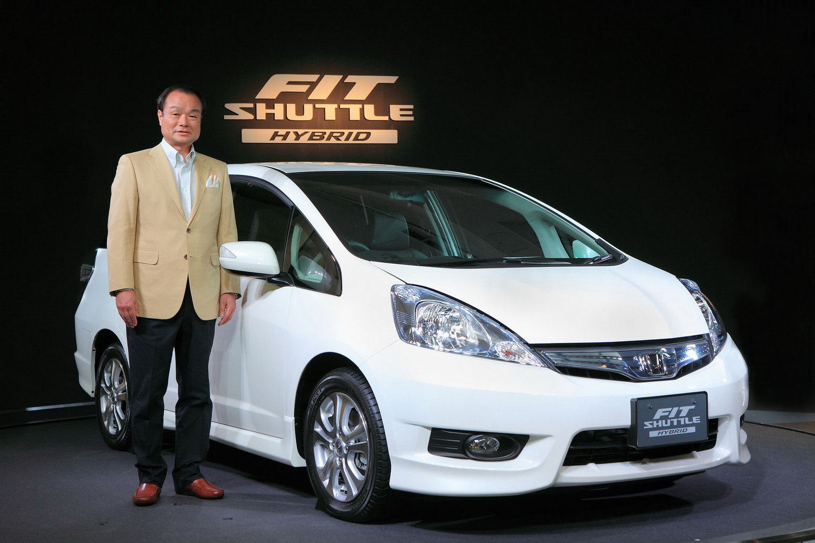 Honda Launches New Fit Shuttle Small Mpv In Japan 46 Photos Carscoops