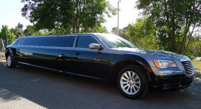  Stretch it Real Good: 2011 Chrysler 300 gets into the Limo Business