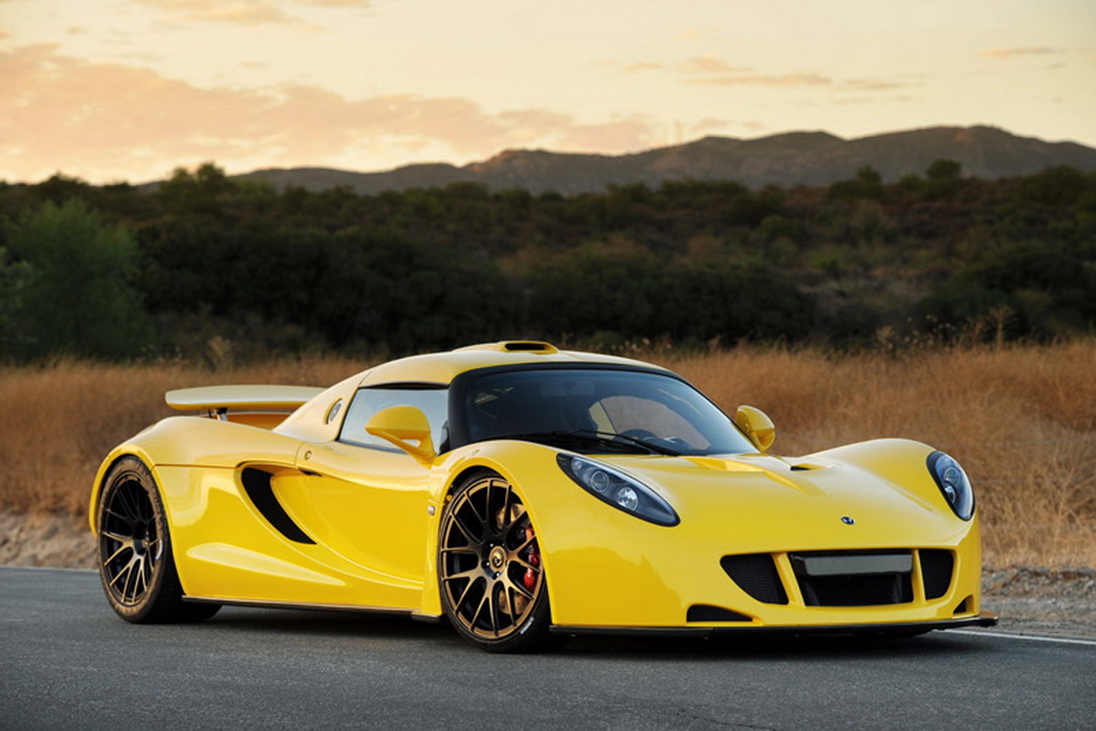 Fb машина. Hennessey Venom gt. Hennessey Venom gt 2. 2012 Hennessey Venom gt. Машина Hennessey Venom gt.