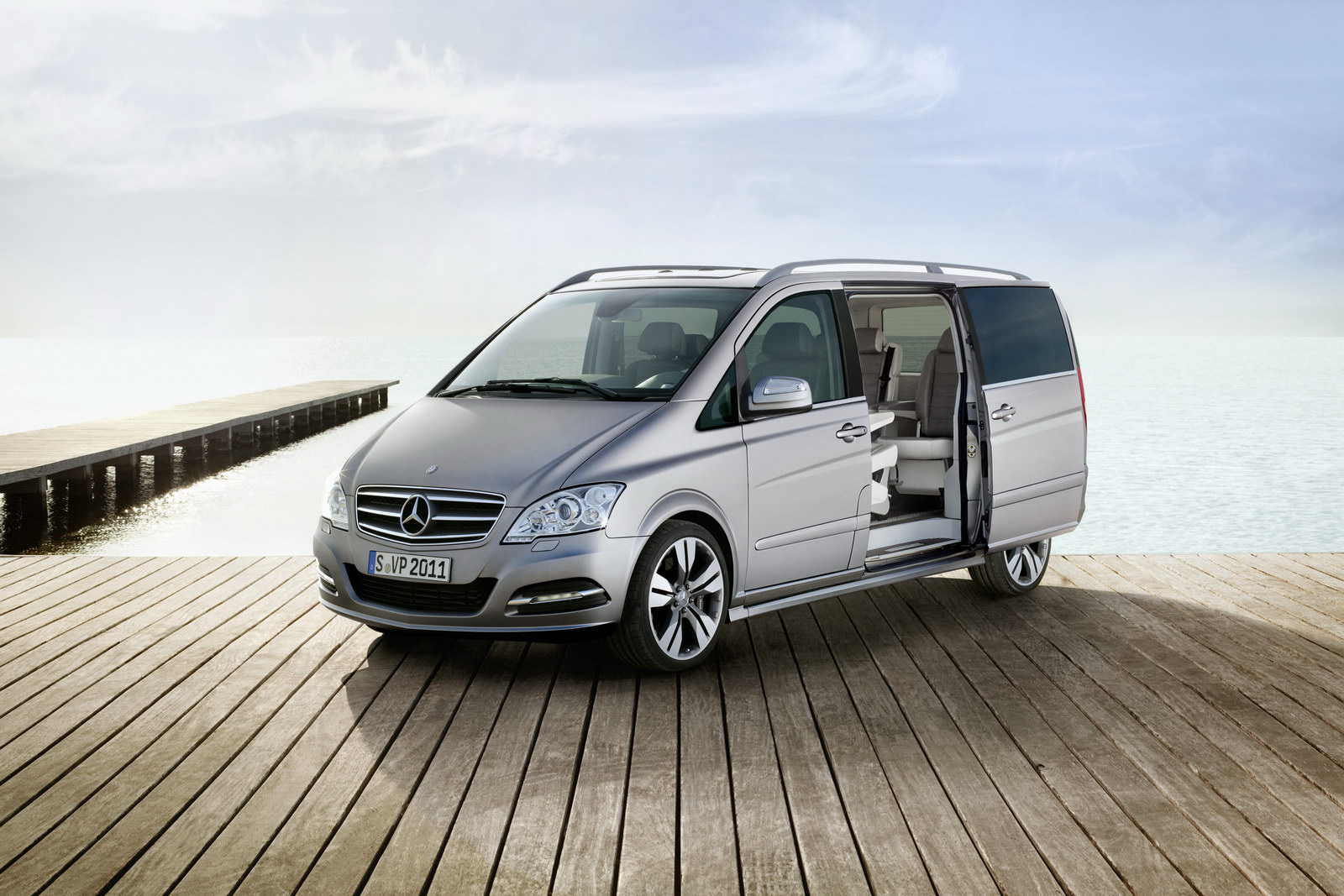 Pimp Mein Van: Mercedes-Benz Launches Luxurious Viano Pearl