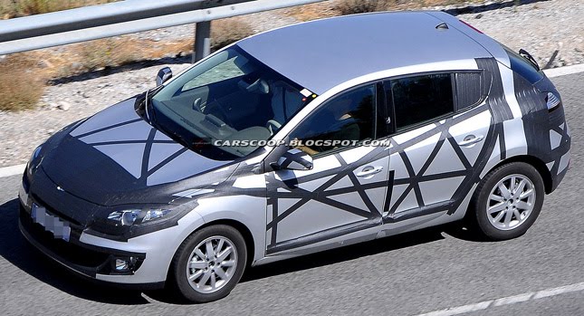  SPIED: Renault’s Facelifted Megane Caught Again, this Time with Less Camouflage