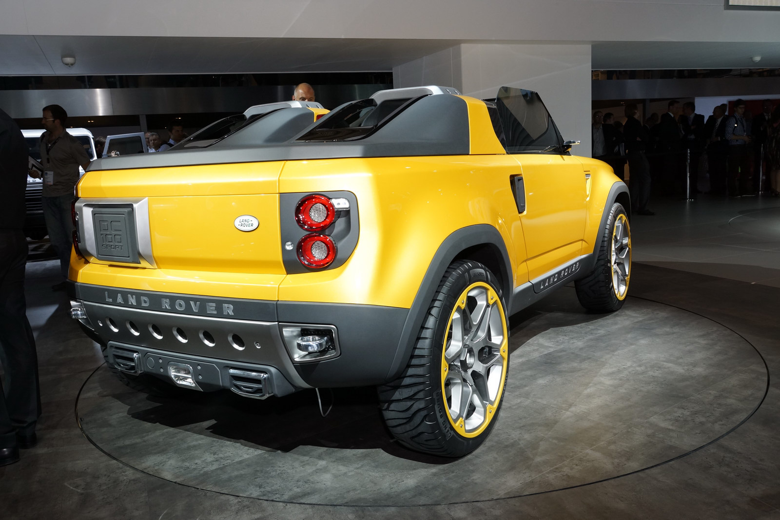 Land Rover dc100 Sport Concept