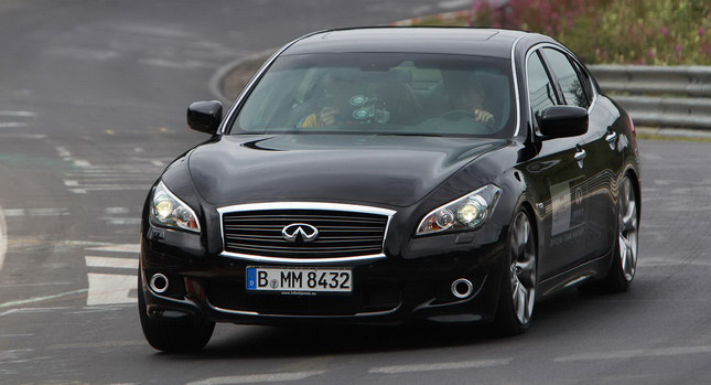  Infiniti Pits Vettel in M35h Hybrid Against Webber in M37 at the 'Ring