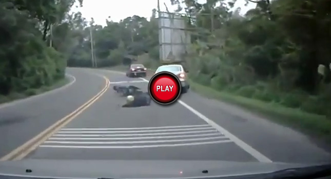  Caught on Film: Alert Toyota Driver Saves Careless Motorcyclist's Life