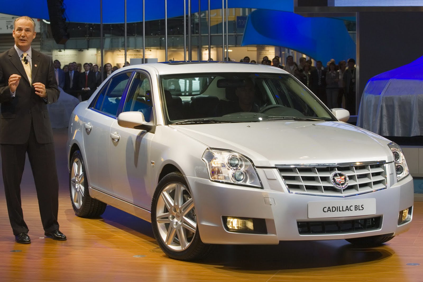 Cadillac bls аналог saab