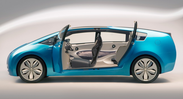  Toyota Plans to Sell a €100,000 Fuel Cell Car in Europe by 2015