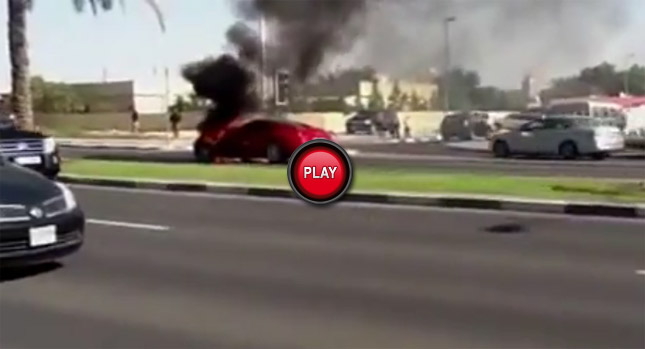  Ferrari 599 GTB Fiorano Slowly Roasts in the Middle of the Road in Dubai