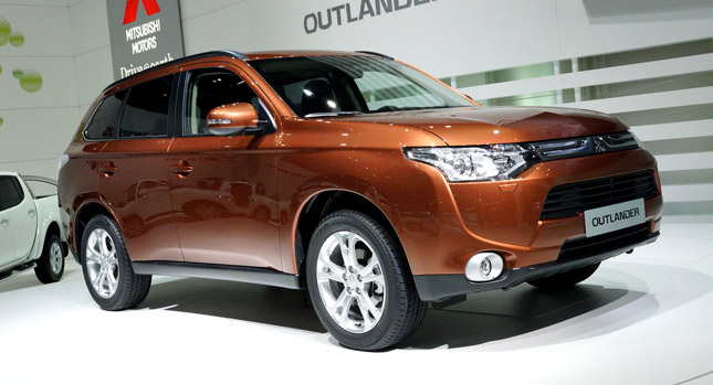  2013 Mitsubishi Outlander Makes its World Premiere in Geneva [61 Photos + Videos]