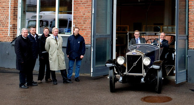  Volvo Cars Celebrates 85th Birthday with the Same Car in the Same Place