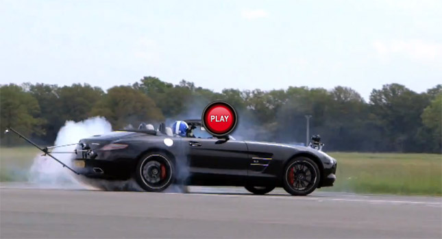  David Coulthard Catches a Golf Ball Travelling at 178mph – 286km/h in an SLS AMG Roadster