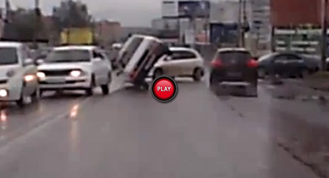  Meanwhile in Russia No13: Acrobatic Crash, a Manic Fire Truck, Range Rover Facelift and a Failed Carjack