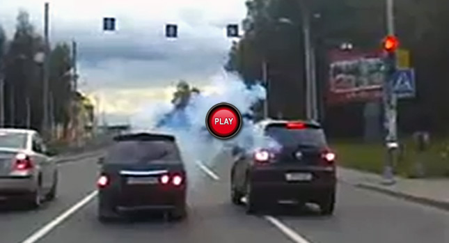  SUV Driver Shoots at a Lada, Uncomfortably Waits for Green Light