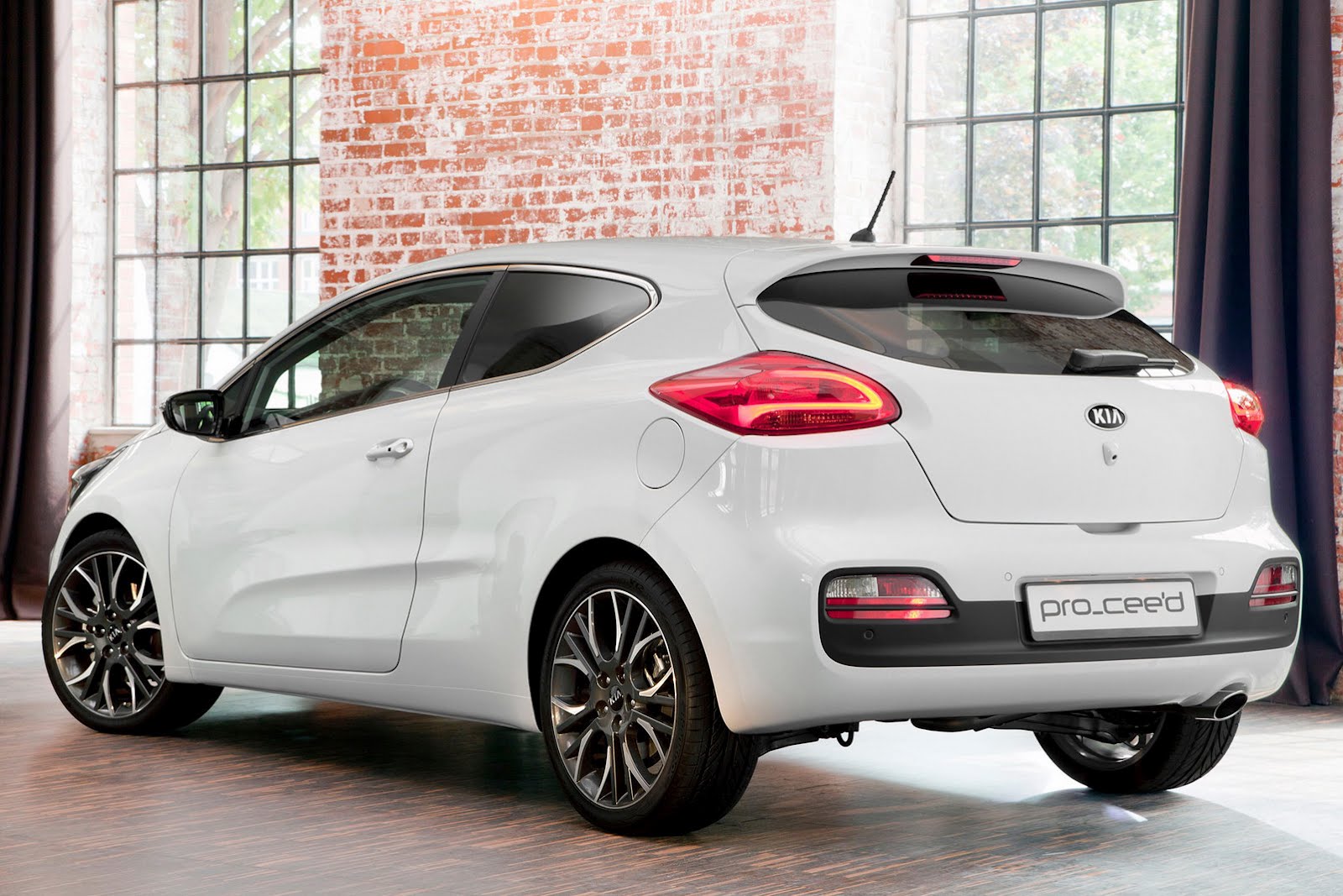2013 Kia Pro_Cee'd: First Official Images of Three-Door Hatchback