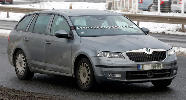  Spy Shots: New Skoda Octavia Combi Caught on Public Roads