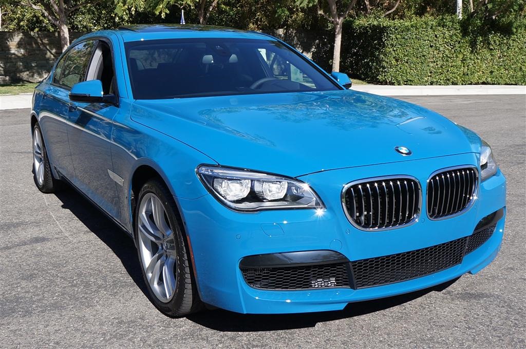 Голубой 7. BMW individual Laguna Seca Blue. BMW 750li голубая. BMW 7 синяя. БМВ 750i синяя.