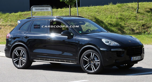  Spy Shots: Porsche Brings 2015 Cayenne Out for a Walk Again