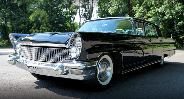  Two of JFK’s Lincolns Up for Auction, Including Last Car He Used Before the Assassination